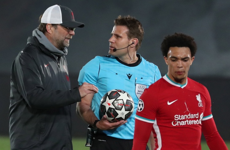 NBA排名榜：湖人险胜灰熊升至西部前三，雷霆连胜终结仍稳居榜首